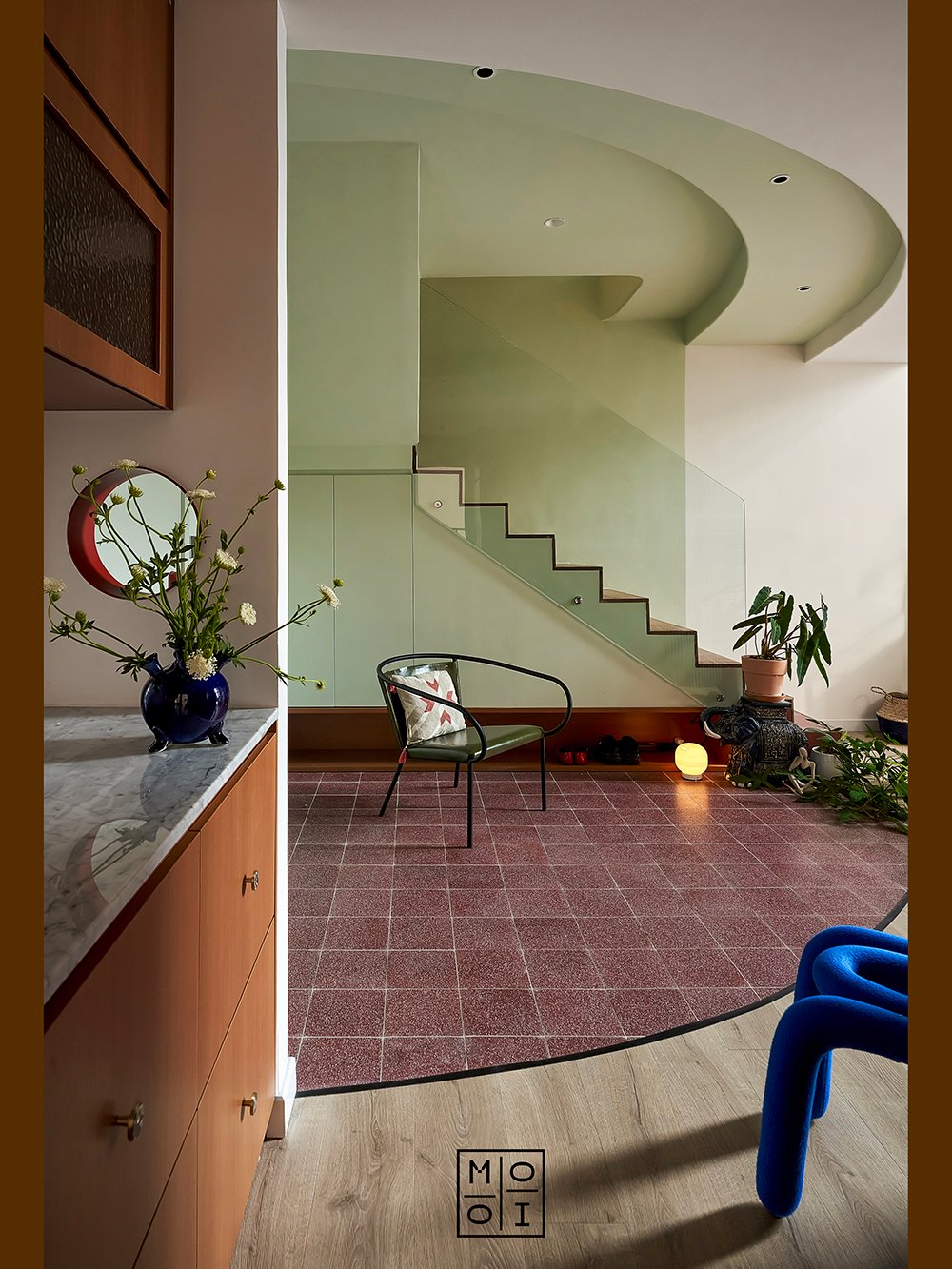 Mooi office - thiết kế lối vào với gạch Terrazzo